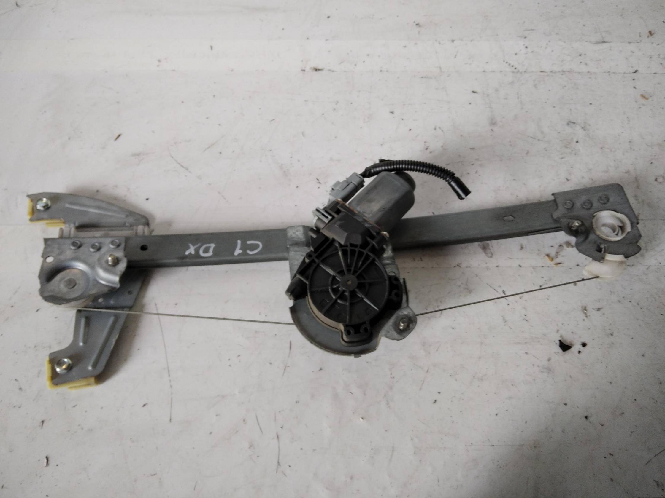 Alzacristallo elettr. porta ant. dx.